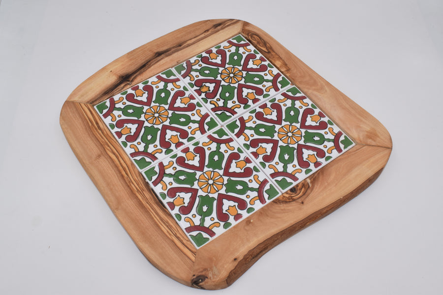 Vassoio in ceramica con quattro mattonelle in legno d'ulivo