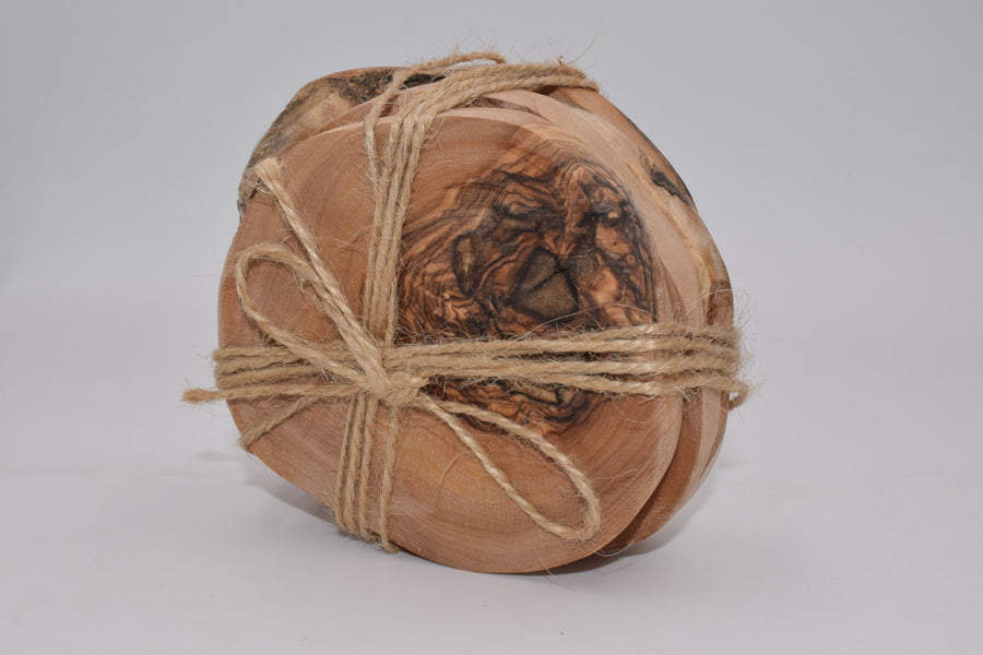 Round coaster set in olive wood