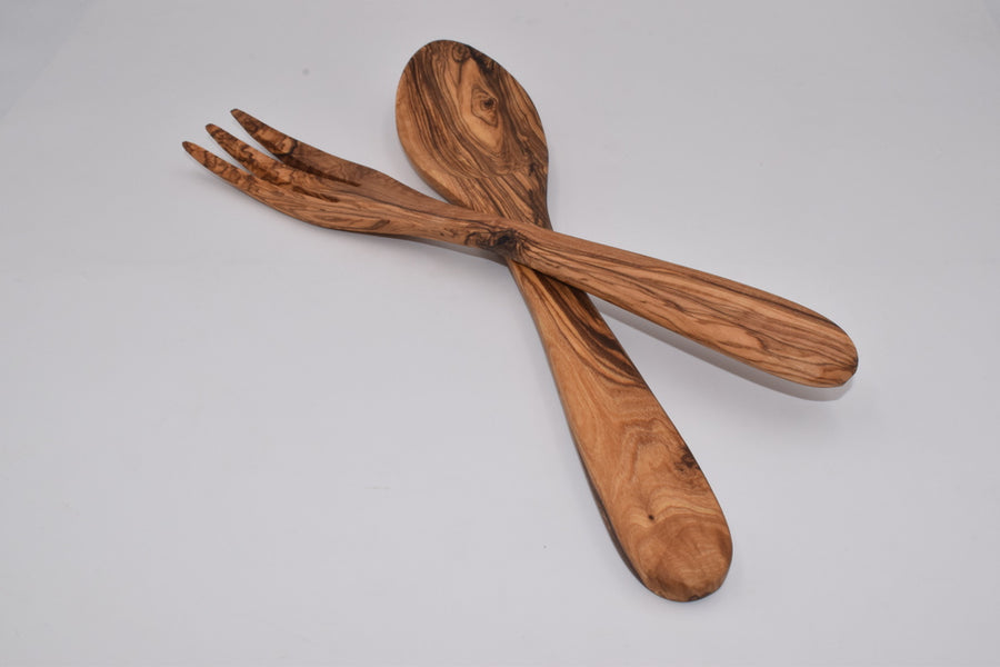 Medium shaped cutlery in olive wood