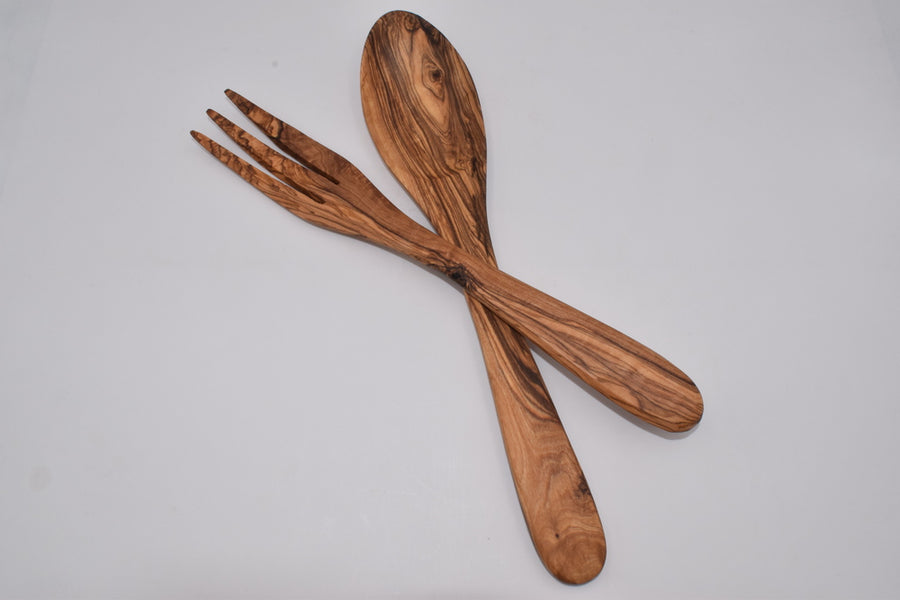 Medium shaped cutlery in olive wood