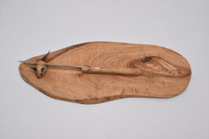 Tagliere rustico con topo in legno d'ulivo