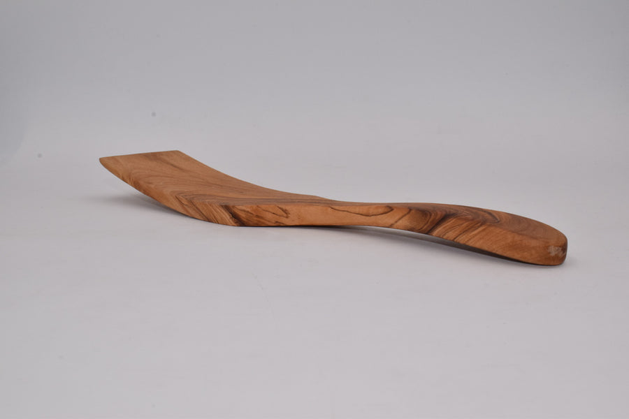 Flat tip shovel in olive wood