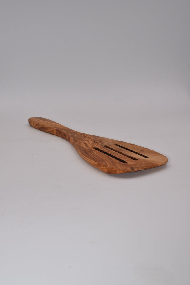 Spatola con fessure in legno d'ulivo