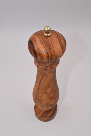 Medium classic pepper mill in olive wood