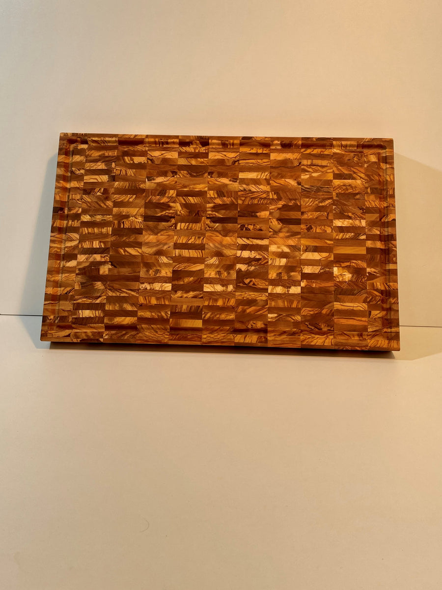 Blockboard cutting board with milled olive wood